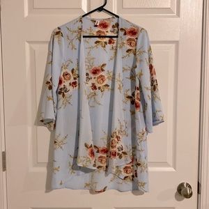 Abollria light blue and rose print kimono